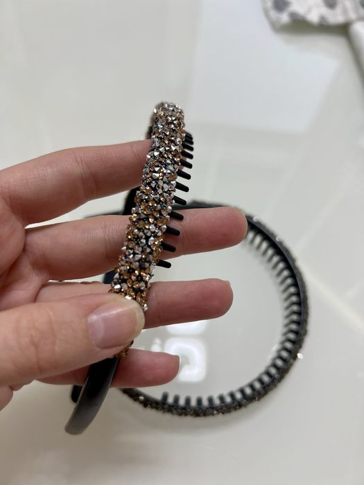 Обруч с камнями для волосся