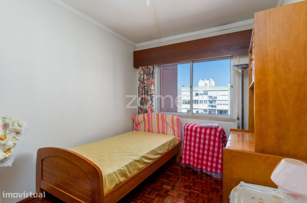 Apartamento T3 em Alfornelos — junto ao Metro