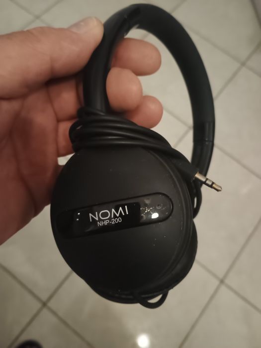 Проводные наушники