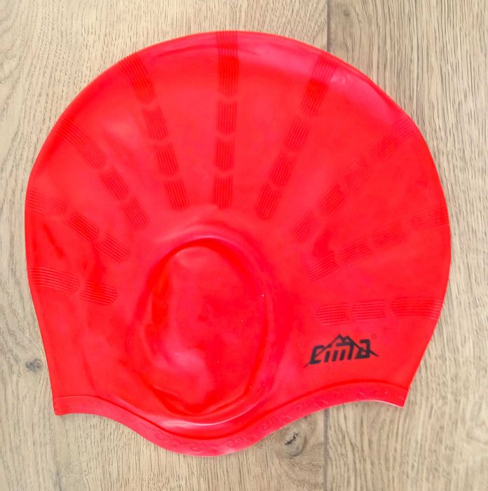 Шапочка для плавания (для длинных и обычных волос) силиконовая.