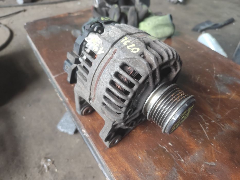 Alternator VW Sharan Golf IV Bora A3 8L Octavia 1.9 TDI  038903023L 90A 0124325001