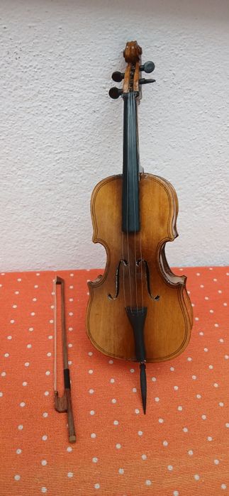 Miniaturas de viola e violino para decoração