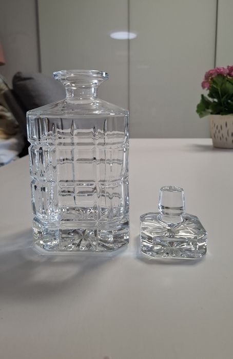 Zestaw karafek do whisky i nalewek