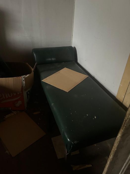 Móveis antigos para recuperar