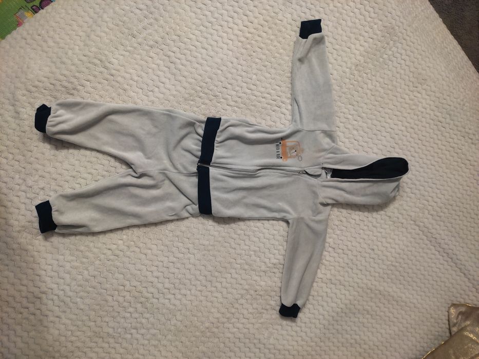 Komplet dla chłopca bluza i dresy r.80