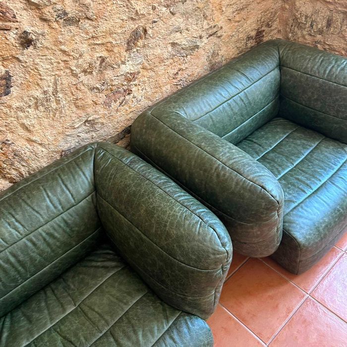 poltrona vintage monumental robusta em pele com design italiano