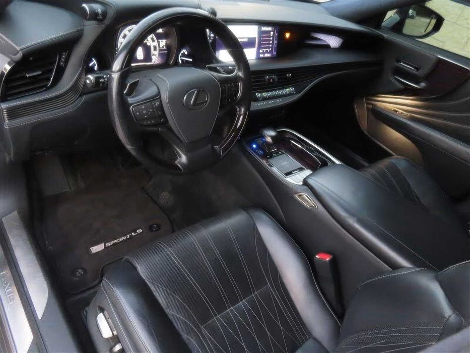 Lexus LS 500 F Sport      2019