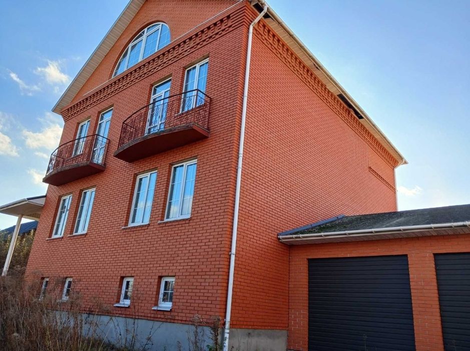 Крушинка Продаж будинку заг пл 373м.кв +гараж 58м.кв. 20с біля озера