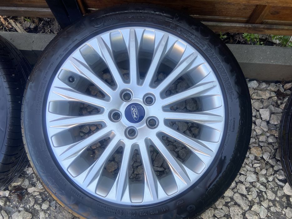 Alufelgi orginalne Ford 17-5x108 z oponami letnimi