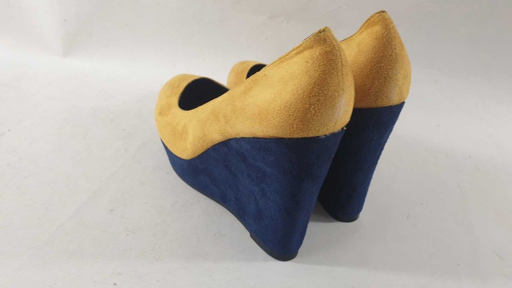 CLAUDIA GHIZZANI czółenka na koturnie rozmiar 38