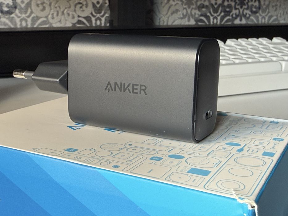 Зарядний пристрій Anker Nano 100W GaN з кабелем USB-C