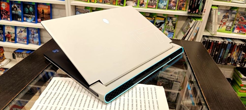 Uszkodzony Dell Alienaare X17 R2 Intel i9 32GB SSD 2TB RTX3080Ti Win11