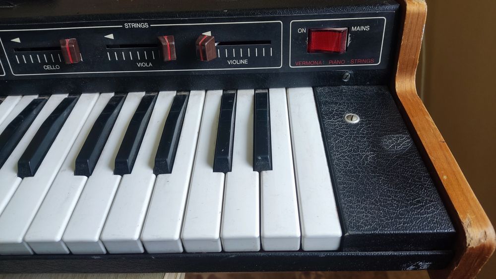 Синтезатор Vermona Piano Strings