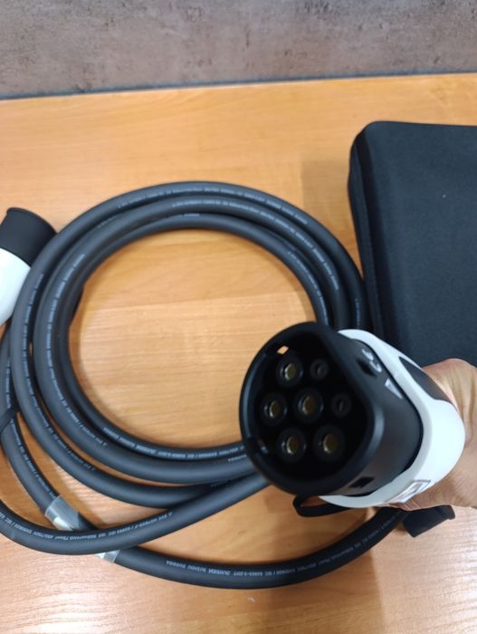 Kabel ładowania plus etui pokrowiec MG4 32A