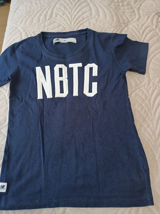 Granatowa bluzka New Balance