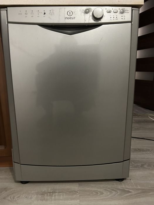 Zmywarka wolnostojaca indesit