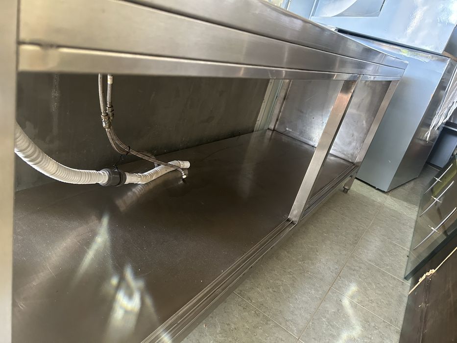 Bancada em inox com 4 portas, e 1 pia (negociavel)