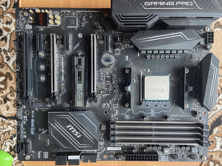 Материнська плата MSI X370 Gaming Pro Carbon
