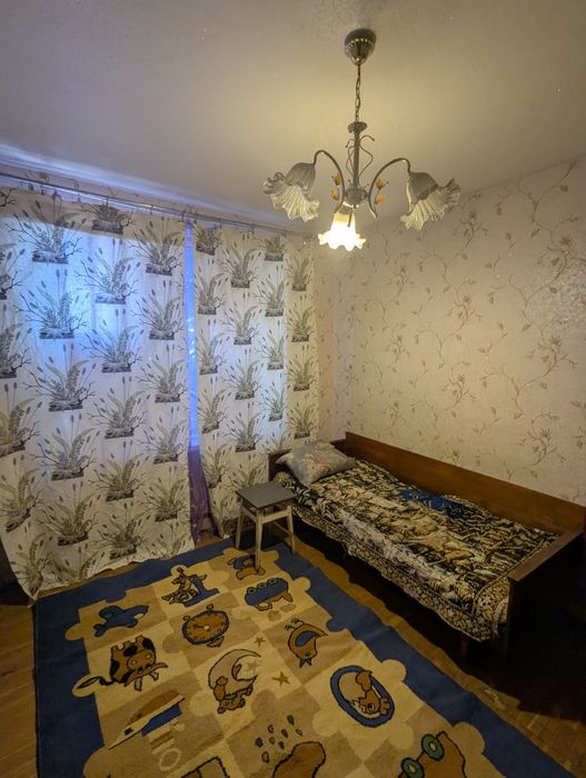 Продається 2 кімнатна квартира Тичини Березняки Лівобережна метро