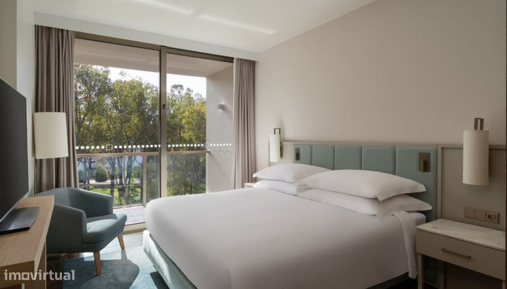 Apartamento T3 à venda em branded residence nos Salgados, Algarve