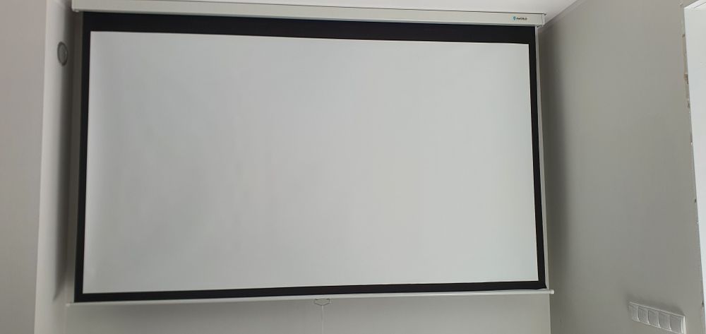 Ekran projekcyjny 4world