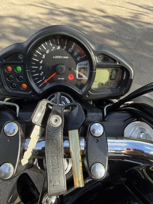 Японський мотоцикл Suzuki Gladius 650 ABS з Японії