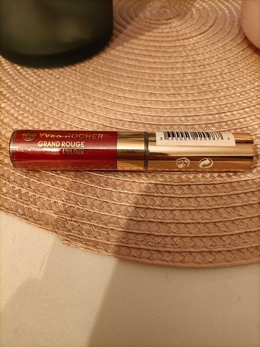 Nowa Pomadka Grand Rouge Elixir Yves Rocher mat