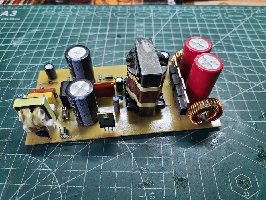 Блок живлення на основі драйвера польових транзисторів IR2153