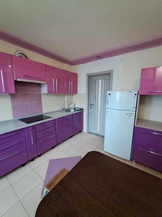 Продам видову, 3-и к/к 99 м2, 2008 р/з в Ковалівці.