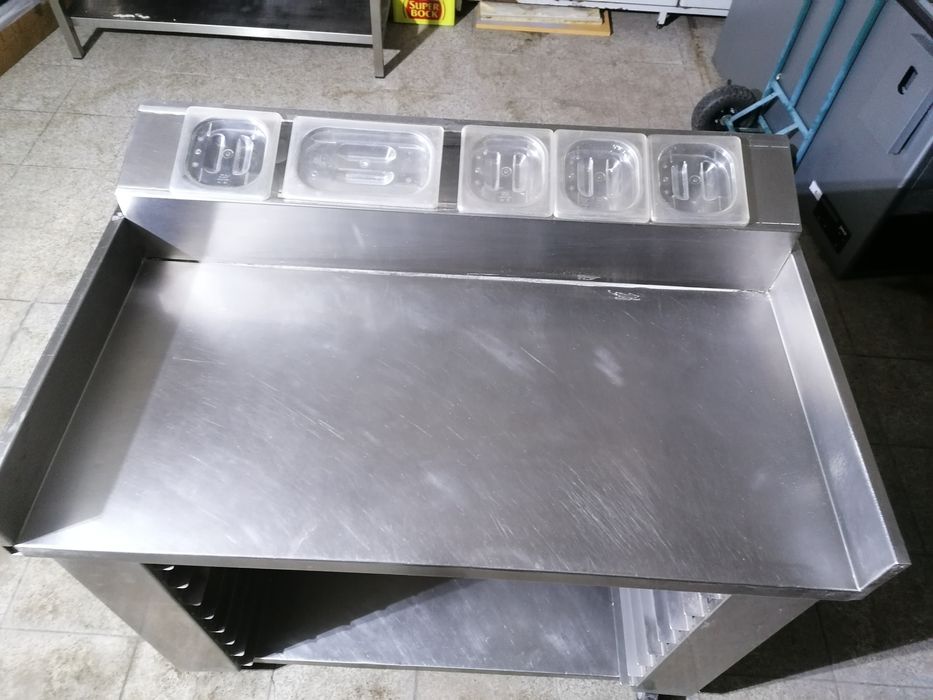 Escaparate em inox para pizzas