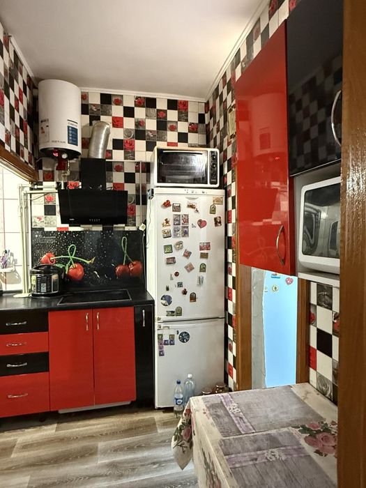 Продаж 2 кімнати + кухня в гуртожитку