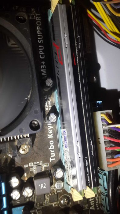 Socket AM3+  asus msa7bl-mlx  +6 гиг оперативи _проц