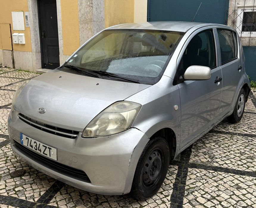 Carro sirion 1.o 2004
