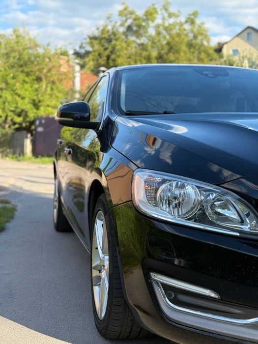 Volvo s60 2013 рік