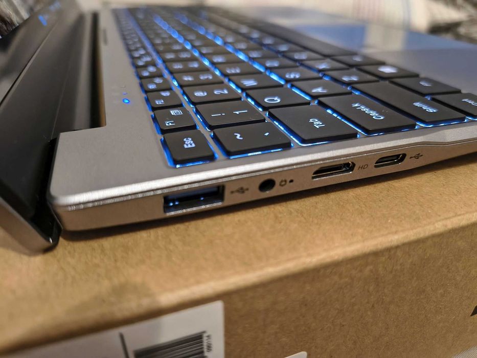 Nowy smukły szybki laptop 3.4GHz/512GB/16GB/WiFi/FullHD/USB-C/Win11Pro