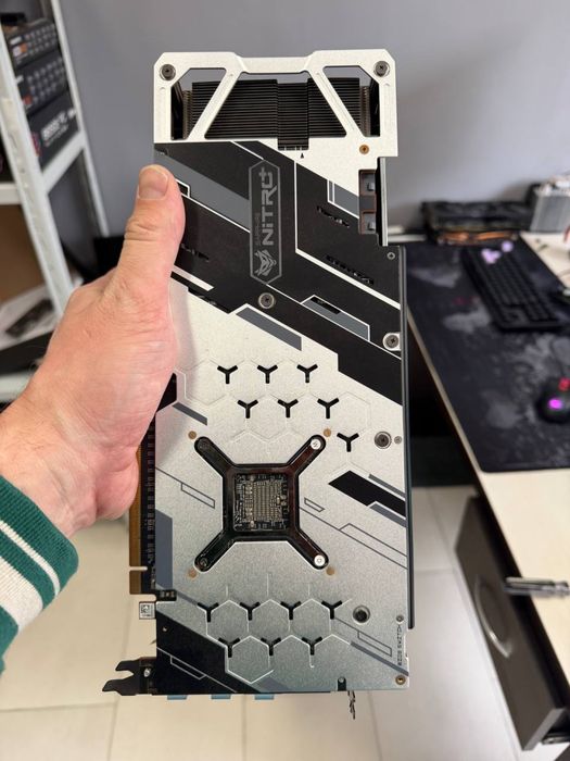 ТОП Відеокарта Sapphire Nitro+ RX 5700XT 8G GDDR6 KLAVAcomp