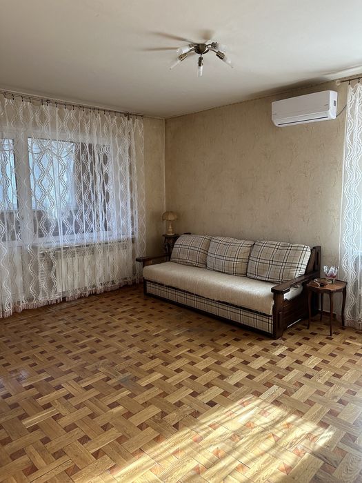 Сдам светлую уютную квартиру район Южного рынка