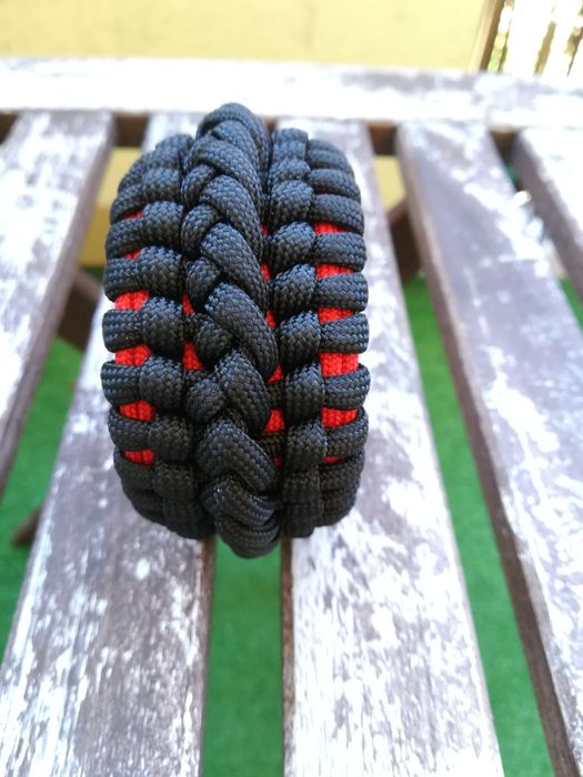 Bransoletka z paracordu