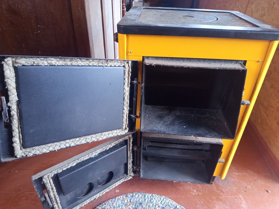 Котел опалення твердопаливний.