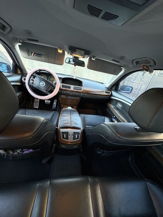 Срочно продам BMW 7 series 2004 года