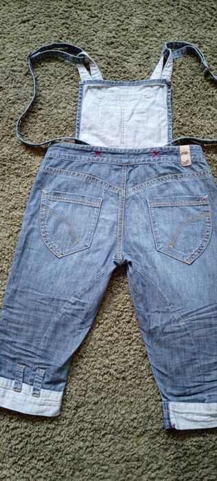 Krótkie jeansowe ogrodniczki