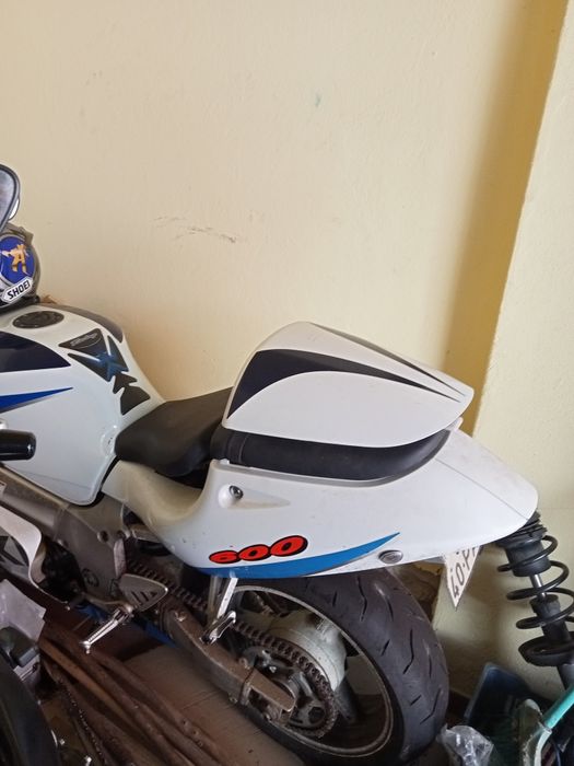 Suzuki GSXR 600 a gasolina
