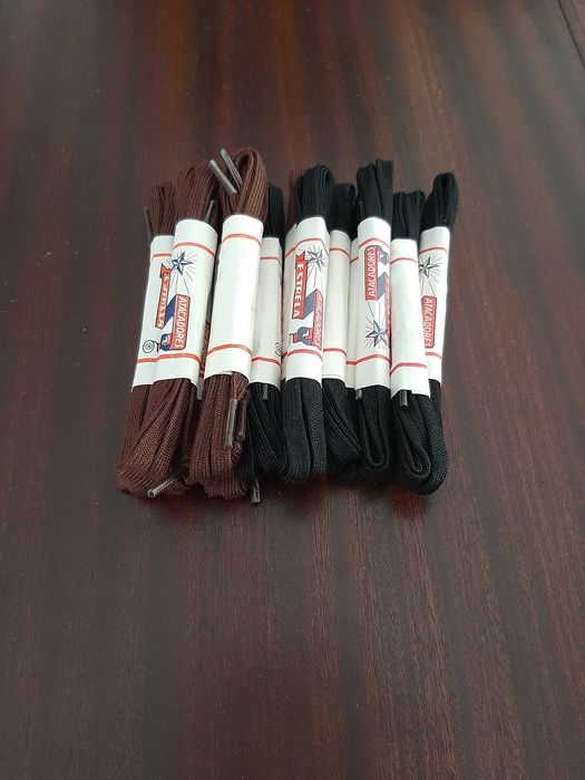 Atacadores novos, marca estrela.cor preto e castanho.