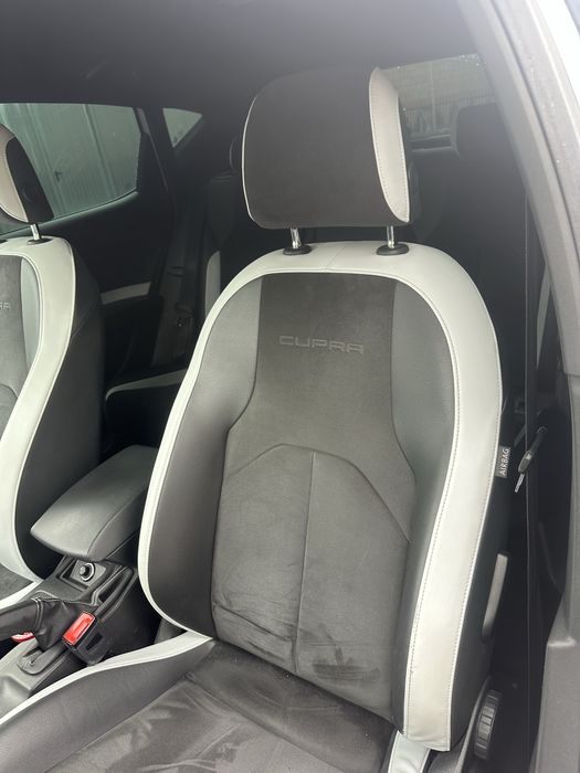 Seat Leon Cupra Salon PL