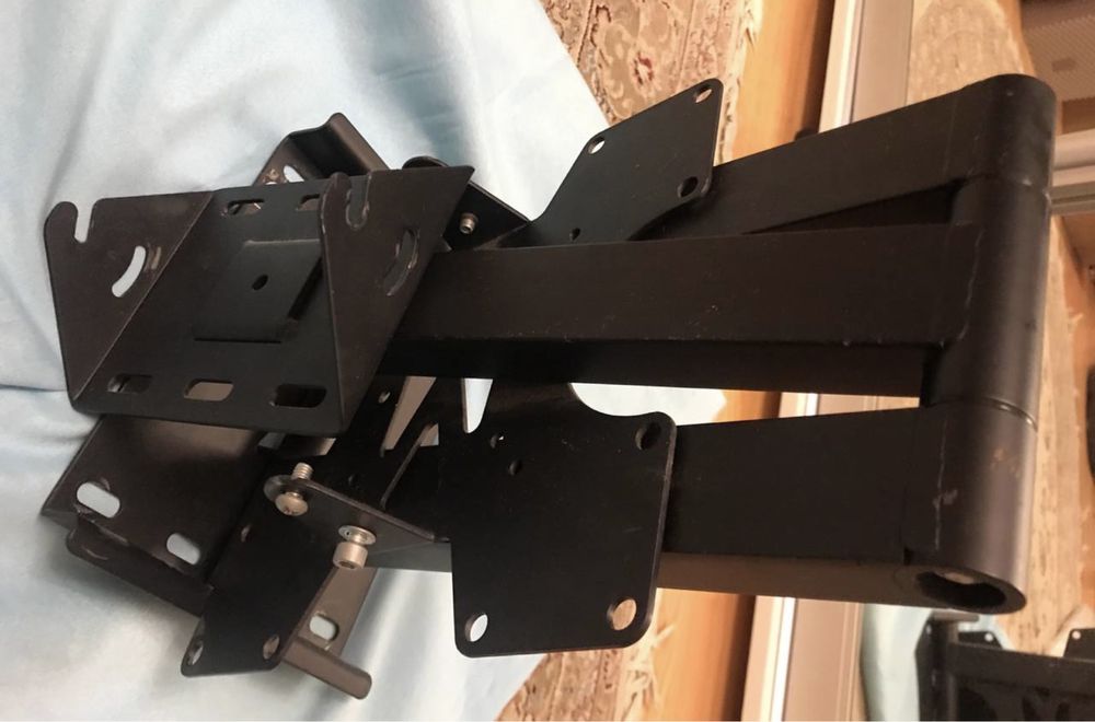 Настенное крепление для телевизора charmount