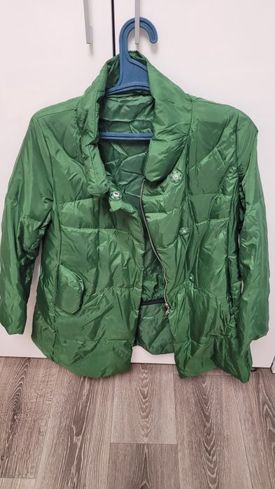 Курточка для підлітка або худощаву дівчину