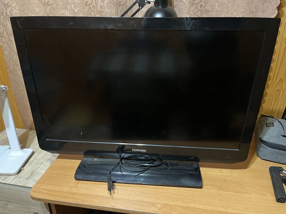 телевізор Toshiba 32EL833G.