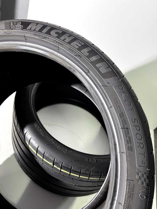 Pneus Michelin Pilot Sport 4 - 325/30/21 - Excelentes