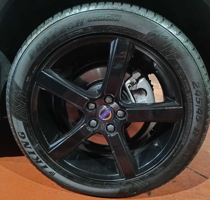 Oryginalne Felgi Volvo 18 Cali Wraz z Oponami