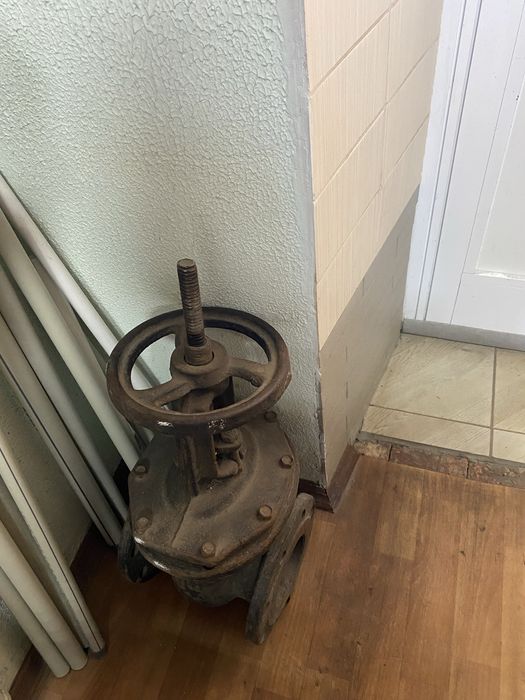 Задвижка на 100 чав.